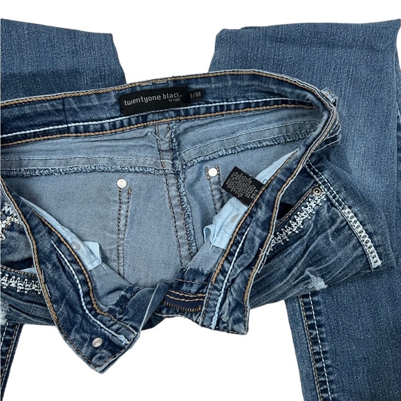 Two pairs of jeans juniors  rue 21 sizes 5/6 R - Picture 5 of 6